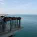 Usciamo. Da qui si apre uno stretto corridoio da cui  visibile un balcone a picco sul mare